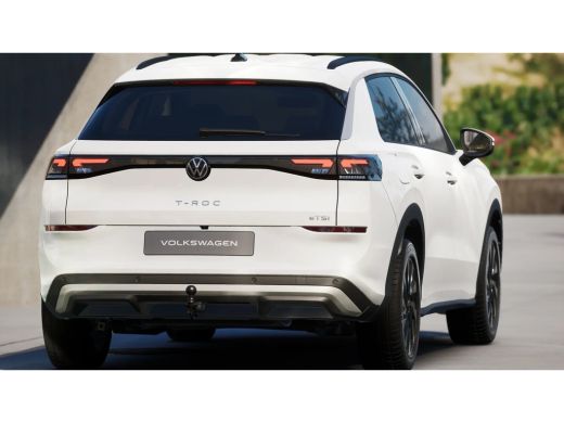 Volkswagen T-Roc Life Edition | 'App-Connect' draadloze smartphone integratie | 30,5 cm display met 2D en 3D weerg... ActivLease financial lease