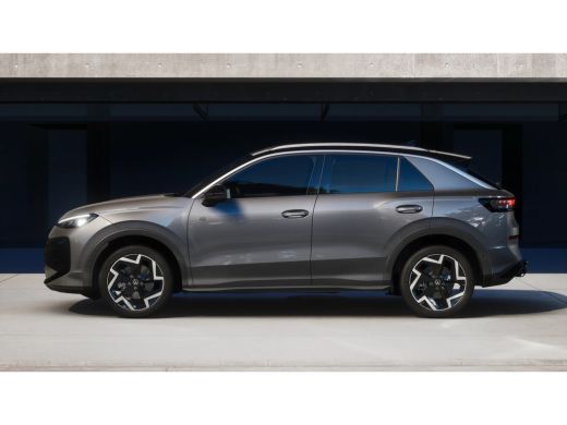 Volkswagen T-Roc R-Line Edition | 'App-Connect' draadloze smartphone integratie | 30,5 cm display met 2D en 3D wee... ActivLease financial lease