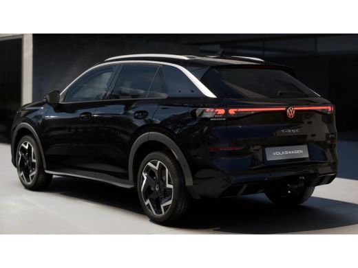 Volkswagen T-Roc R-Line Edition | 'App-Connect' draadloze smartphone integratie | 30,5 cm display met 2D en 3D wee... ActivLease financial lease