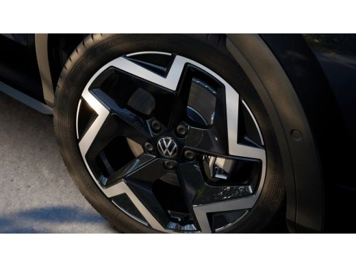 Volkswagen T-Roc R-Line Edition | 'App-Connect' draadloze smartphone integratie | 30,5 cm display met 2D en 3D wee... ActivLease financial lease