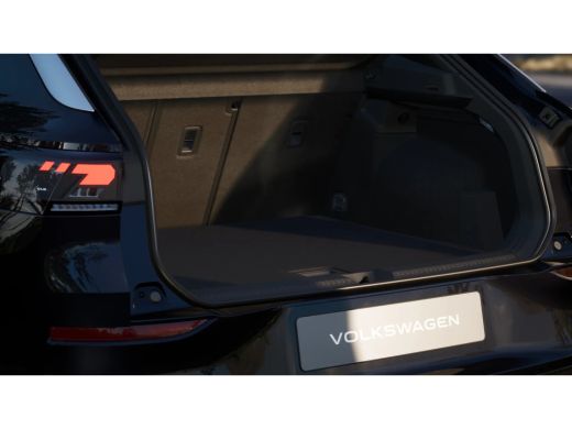 Volkswagen T-Roc R-Line Edition | 'App-Connect' draadloze smartphone integratie | 30,5 cm display met 2D en 3D wee... ActivLease financial lease