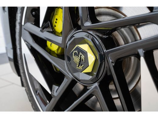 Abarth 600e Scorpionissima 54 kWh | SOH 97% | Tot 8 Jaar Garantie | Winter Pack | Sound Pack | 20 Inch Lichtm... ActivLease financial lease