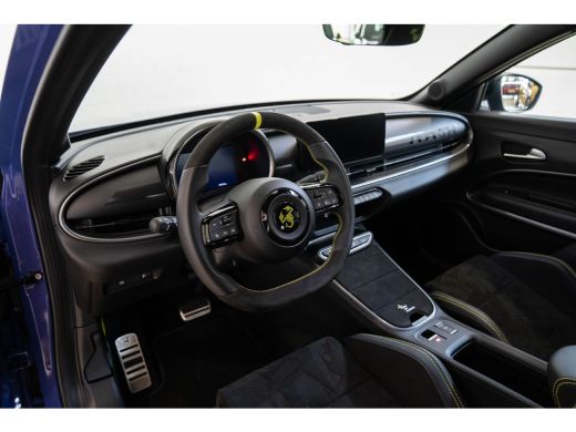 Abarth 600e Scorpionissima 54 kWh | SOH 97% | Tot 8 Jaar Garantie | Winter Pack | Sound Pack | 20 Inch Lichtm... ActivLease financial lease
