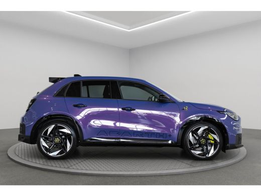Abarth 600e Scorpionissima 54 kWh | SOH 97% | Tot 8 Jaar Garantie | Winter Pack | Sound Pack | 20 Inch Lichtm... ActivLease financial lease