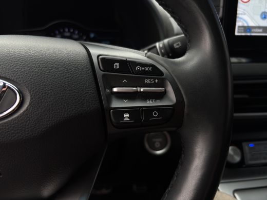 Hyundai Kona Premium 64 kWh | Stoelventilatie | Adap. Cruise | Leder | Adap. Cruise | Apple Carplay ActivLease financial lease