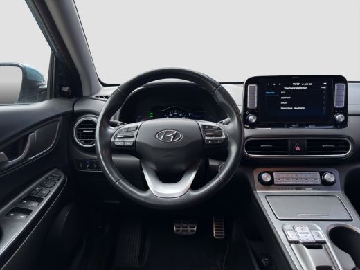 Hyundai Kona Premium 64 kWh | Stoelventilatie | Adap. Cruise | Leder | Adap. Cruise | Apple Carplay ActivLease financial lease