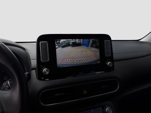 Hyundai Kona Premium 64 kWh | Stoelventilatie | Adap. Cruise | Leder | Adap. Cruise | Apple Carplay ActivLease financial lease