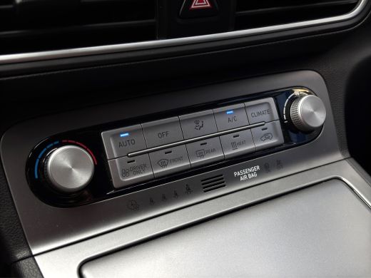 Hyundai Kona Premium 64 kWh | Stoelventilatie | Adap. Cruise | Leder | Adap. Cruise | Apple Carplay ActivLease financial lease