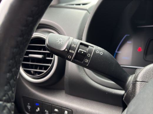 Hyundai Kona Premium 64 kWh | Stoelventilatie | Adap. Cruise | Leder | Adap. Cruise | Apple Carplay ActivLease financial lease