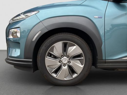 Hyundai Kona Premium 64 kWh | Stoelventilatie | Adap. Cruise | Leder | Adap. Cruise | Apple Carplay ActivLease financial lease