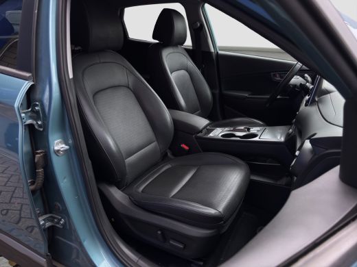 Hyundai Kona Premium 64 kWh | Stoelventilatie | Adap. Cruise | Leder | Adap. Cruise | Apple Carplay ActivLease financial lease