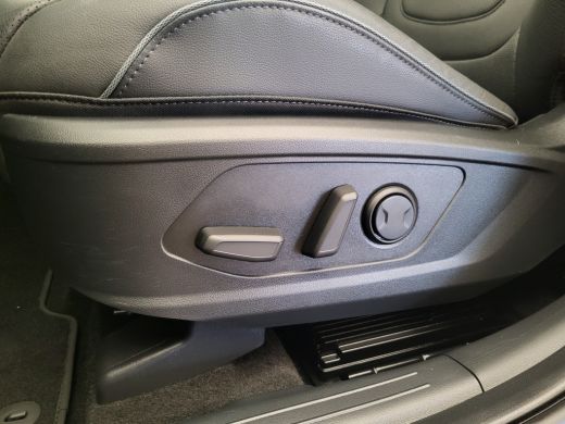 Hyundai Tucson 1.6 T-GDI PHEV Premium | Achterbank in delen neerklapbaar | Achterruitverwarming | Achteruitrij a... ActivLease financial lease