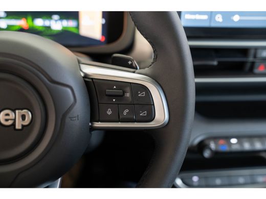 Jeep Avenger 1.2 e-Hybrid Summit | Tot 8 Jaar Garantie | Navigatie | Camera | Keyless | Elektrische Achterklep... ActivLease financial lease