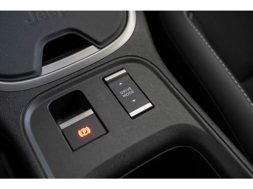 Jeep Avenger 1.2 e-Hybrid Summit | Tot 8 Jaar Garantie | Navigatie | Camera | Keyless | Elektrische Achterklep... ActivLease financial lease