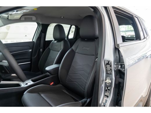 Jeep Avenger 1.2 e-Hybrid Summit | Tot 8 Jaar Garantie | Voorruit verwarming | Camera | Navigatie | Keyless | ... ActivLease financial lease