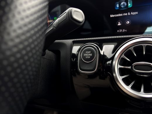 Mercedes-Benz CLA 250 e AMG Line | Trekhaak | Camera | Cruise Control | Sfeer Verlichting | ActivLease financial lease