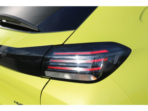 Peugeot 208 Allure | Adaptieve cruise control met Stop&Go functie | Elektrische parkeerrem | Extra getinte ac... ActivLease financial lease