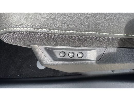 Peugeot 3008 GT Exclusive | Adaptieve cruise control met Stop&Go functie | Elektrische parkeerrem | Extra geti... ActivLease financial lease