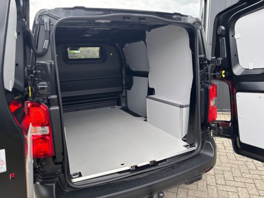 Peugeot e-Expert EV L2 75 kWh Dynamic By Revolve | Betimmering | Camera | Stoelverwarming | Cruise Control | Navi ... ActivLease financial lease