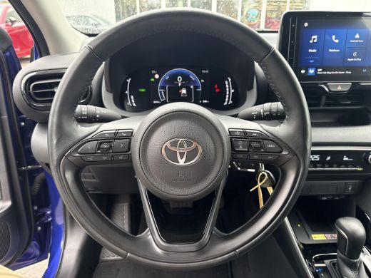 Toyota Yaris 1.5 Hybrid Dynamic | CarPlay | Stuur en stoelverwarming | Camera ActivLease financial lease
