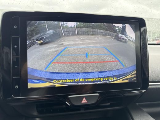 Toyota Yaris 1.5 Hybrid Dynamic | CarPlay | Stuur en stoelverwarming | Camera ActivLease financial lease