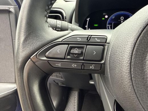Toyota Yaris 1.5 Hybrid Dynamic | CarPlay | Stuur en stoelverwarming | Camera ActivLease financial lease