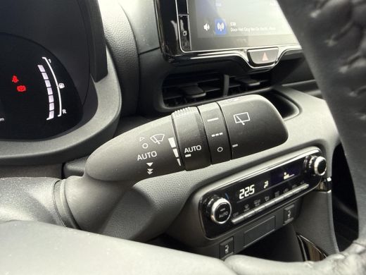 Toyota Yaris 1.5 Hybrid Dynamic | CarPlay | Stuur en stoelverwarming | Camera ActivLease financial lease