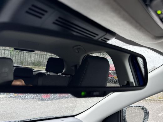 Toyota Yaris 1.5 Hybrid Dynamic | CarPlay | Stuur en stoelverwarming | Camera ActivLease financial lease