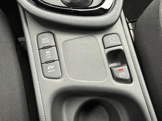 Toyota Yaris 1.5 Hybrid Dynamic | CarPlay | Stuur en stoelverwarming | Camera ActivLease financial lease