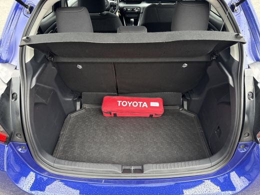Toyota Yaris 1.5 Hybrid Dynamic | CarPlay | Stuur en stoelverwarming | Camera ActivLease financial lease