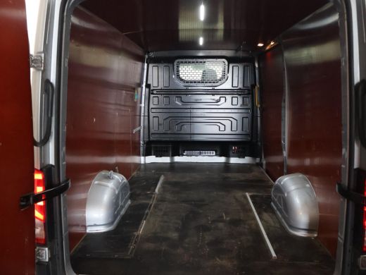 Volkswagen Crafter 35 2.0TDI L3H2 177 PK AUT. + CAMERA | LED | TREKHAAK 3000 KG | IMPERIAAL | CARPLAY ActivLease financial lease