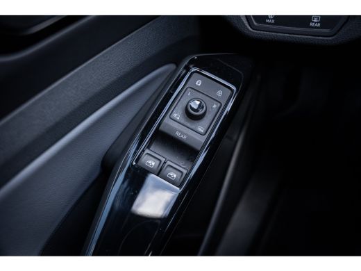 Volkswagen ID.4 Pro 82kWH 286PK SOH 97% | Airco (automatisch) | DAB ontvanger | Matrix LED koplampen ActivLease financial lease