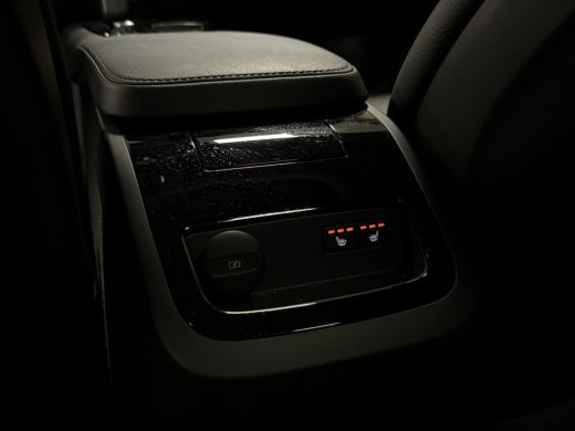 Volvo  V60 T6 AWD Recharge Ultra Dark | Trekhaak | 360 Camera | Schuifdak | Head-Up Display | Harman Kardon ... ActivLease financial lease