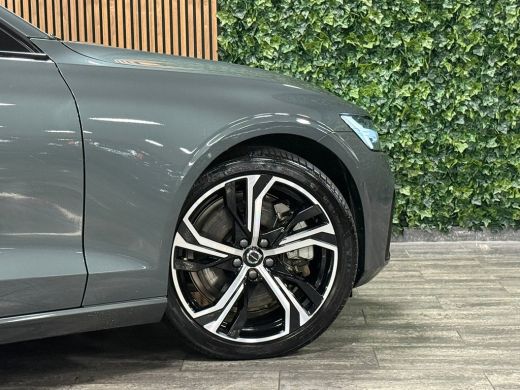 Volvo  V60 T6 AWD Recharge Ultra Dark | Trekhaak | 360 Camera | Schuifdak | Head-Up Display | Harman Kardon ... ActivLease financial lease