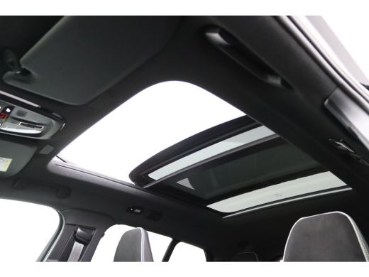 Volvo  XC40 2.0 B4 Plus Black Edition | Trekhaak | Panoramadak | 360 Camera | Harman/Kardon | ActivLease financial lease