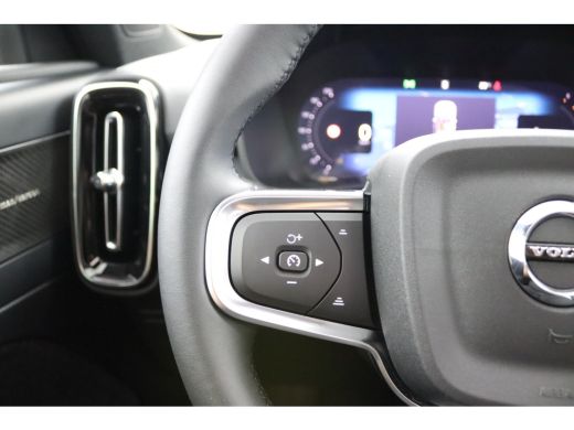 Volvo  XC40 2.0 B4 Plus Black Edition | Trekhaak | Panoramadak | 360 Camera | Harman/Kardon | ActivLease financial lease