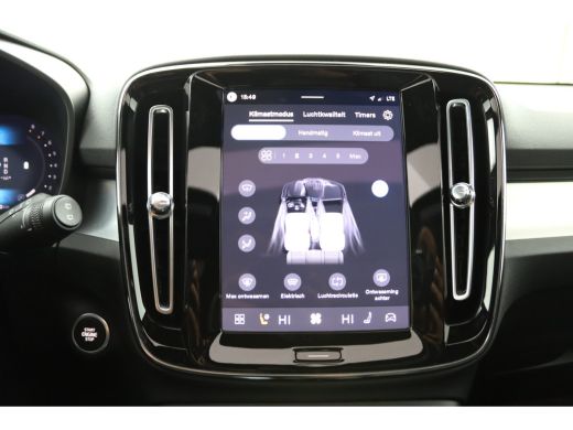 Volvo  XC40 2.0 B4 Plus Black Edition | Trekhaak | Panoramadak | 360 Camera | Harman/Kardon | ActivLease financial lease