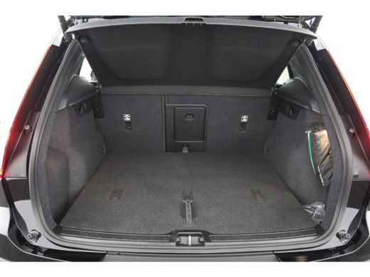 Volvo  XC40 2.0 B4 Plus Black Edition | Trekhaak | Panoramadak | 360 Camera | Harman/Kardon | ActivLease financial lease