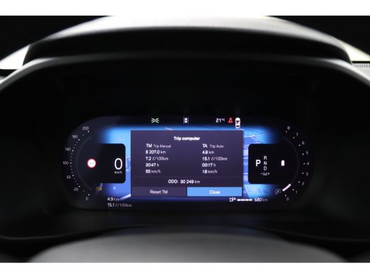 Volvo  XC40 2.0 B4 Plus Dark | Panoramadak | Trekhaak | 19 inch velgen | Elektrisch Verstelbare Stoelen | ActivLease financial lease