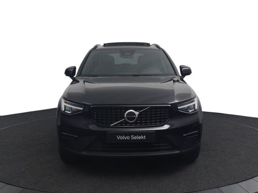 Volvo  XC40 2.0 B4 Plus Dark | Panoramadak | Trekhaak | 19 inch velgen | Elektrisch Verstelbare Stoelen | ActivLease financial lease