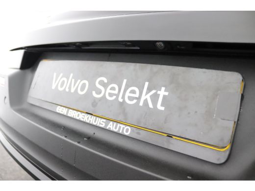 Volvo  XC40 2.0 B4 Plus Dark | Panoramadak | Trekhaak | 19 inch velgen | Elektrisch Verstelbare Stoelen | ActivLease financial lease