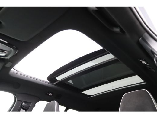 Volvo  XC40 2.0 B4 Plus Dark | Panoramadak | Trekhaak | Stoelgeheugen | ActivLease financial lease