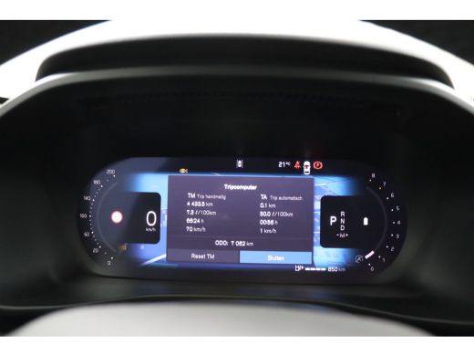 Volvo  XC40 2.0 B4 Plus Dark | Panoramadak | Trekhaak | Stoelgeheugen | ActivLease financial lease