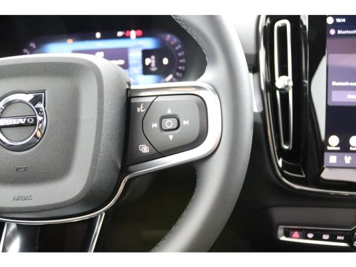 Volvo  XC40 2.0 B4 Plus Dark | Panoramadak | Trekhaak | Stoelgeheugen | ActivLease financial lease