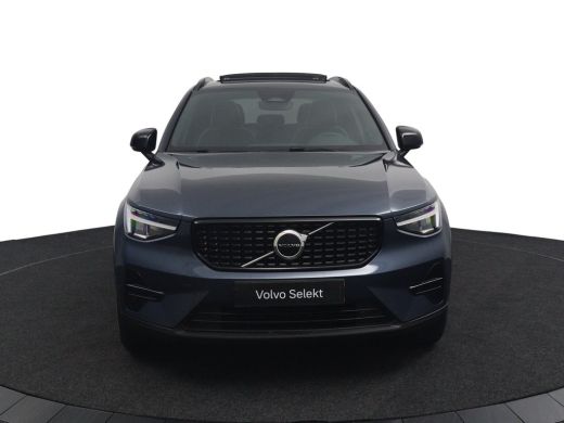 Volvo  XC40 2.0 B4 Plus Dark | Panoramadak | Trekhaak | Stoelgeheugen | ActivLease financial lease