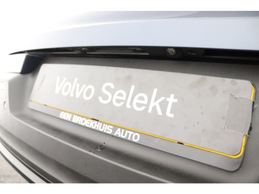 Volvo  XC40 2.0 B4 Plus Dark | Panoramadak | Trekhaak | Stoelgeheugen | ActivLease financial lease