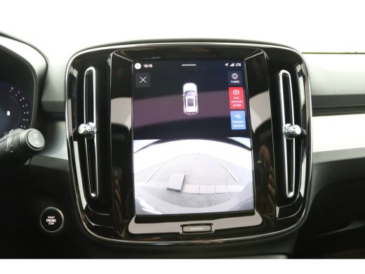 Volvo  XC40 2.0 B4 Plus Dark | Panoramadak | Trekhaak | Stoelgeheugen | ActivLease financial lease