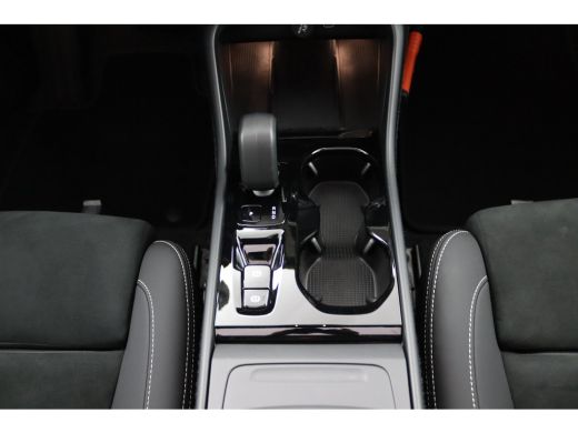 Volvo  XC40 2.0 B4 Plus Dark | Panoramadak | Trekhaak | Stoelgeheugen | ActivLease financial lease