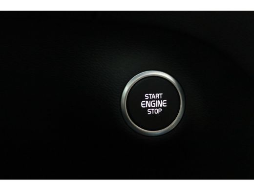 Volvo  XC40 2.0 B4 Plus Dark | Panoramadak | Trekhaak | Stoelgeheugen | ActivLease financial lease