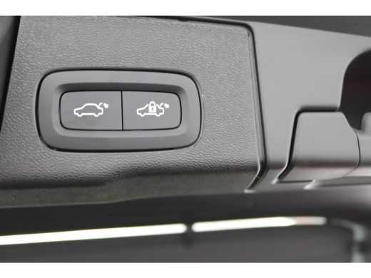 Volvo  XC60 T6 AWD Ultra Dark | Luchtvering | Trekhaak | Head-Up | 360 Camera | Adaptieve Led Koplamp | ActivLease financial lease